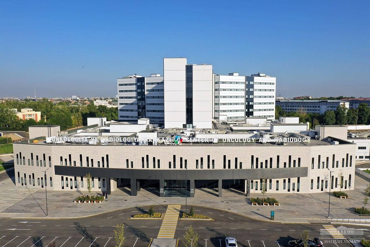 «Пусть онкобольные не простаивают в очередях». Президент Республики Узбекистан посетил новый Республиканский онкоцентр