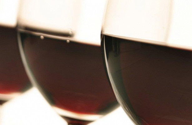 Эксперты говорят о пользе красного вина для зубов