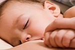 Грудное вскармливание оказалось профилактикой внезапной смерти у младенцев