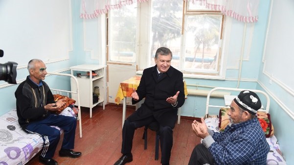 Шавкат Мирзиёев посетил больницу, побывал в отделении кардиологии. Что увидел Президент?