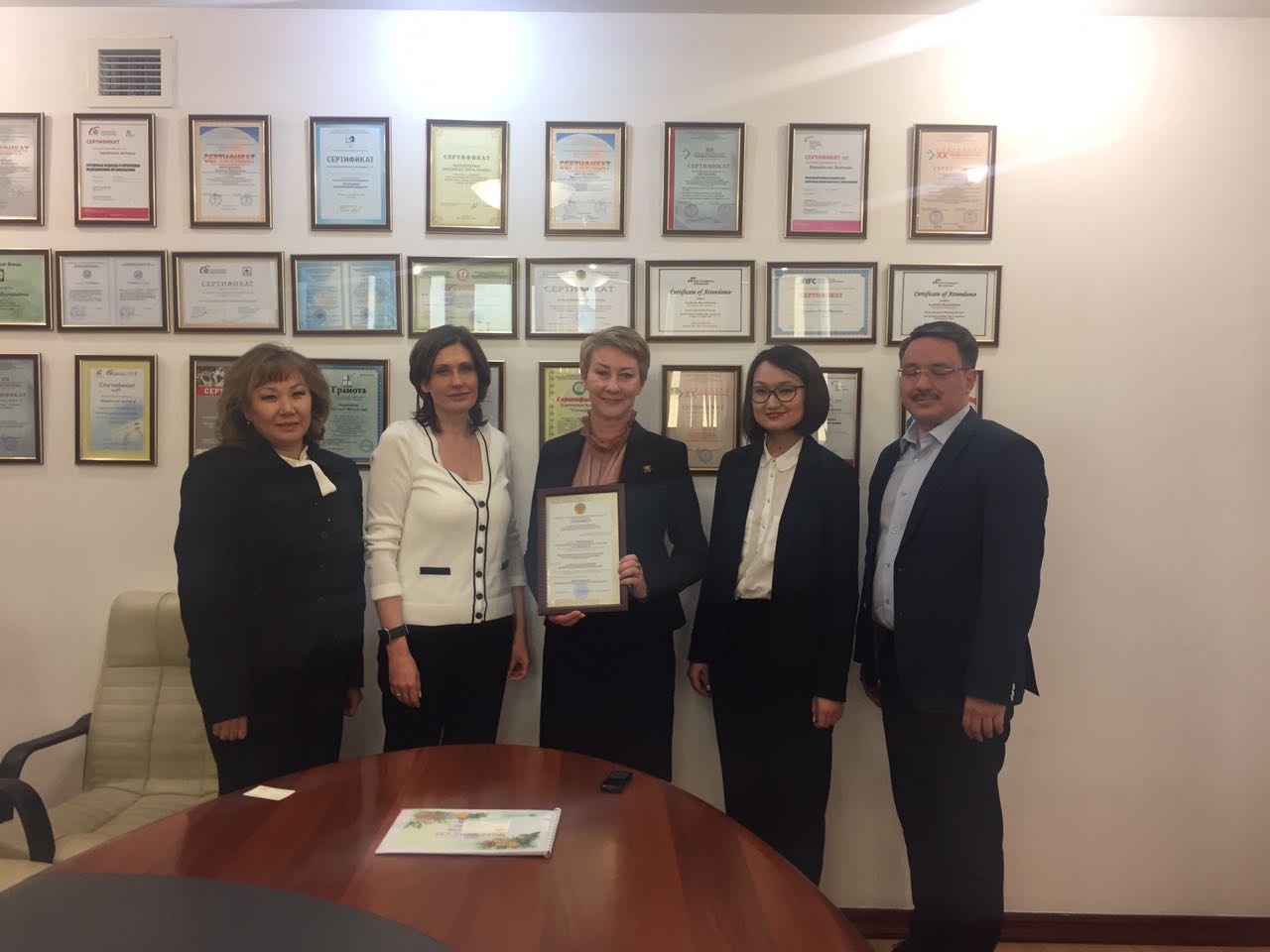 Казахстанская фармацевтическая компания «Фитолеум» получила Сертификат GМP