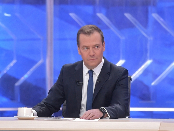 Дмитрий Медведев: Правительство продолжит поддерживать фармацевтическую промышленность 
