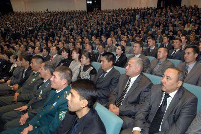 Торжественное собрание, посвященное 18-летию Конституции Республики Узбекистан